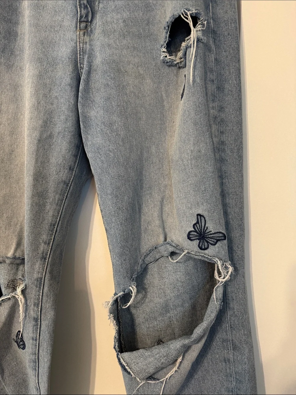 Guess Butterfly Embroidered Distressed Straight Leg Jeans Y2K‎ Fairy Grunge Sz 6